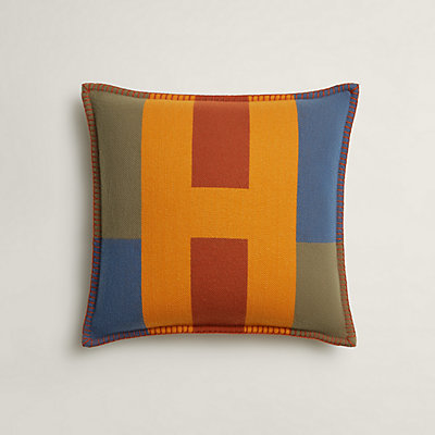 刺繍クッション 《パッチワーク・サドル》 | Hermès - エルメス 刺繍クッション 《パッチワーク・サドル》 | Hermès - エルメス